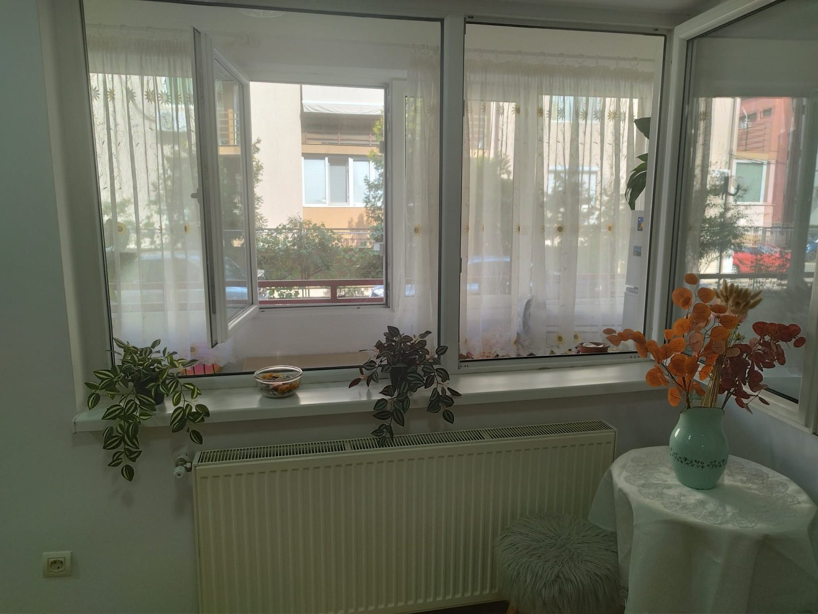 5052ca3d72174775a20c493735bc5963