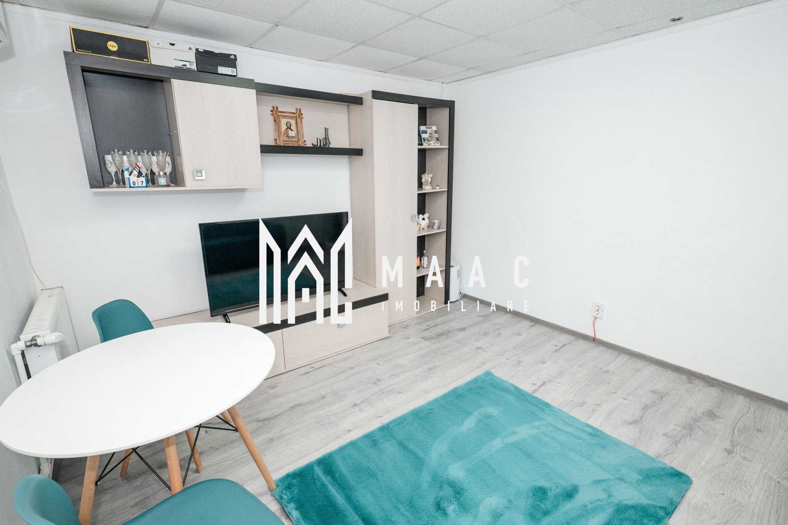 750926e33eeb42318b0f3d931dc9ab26-1