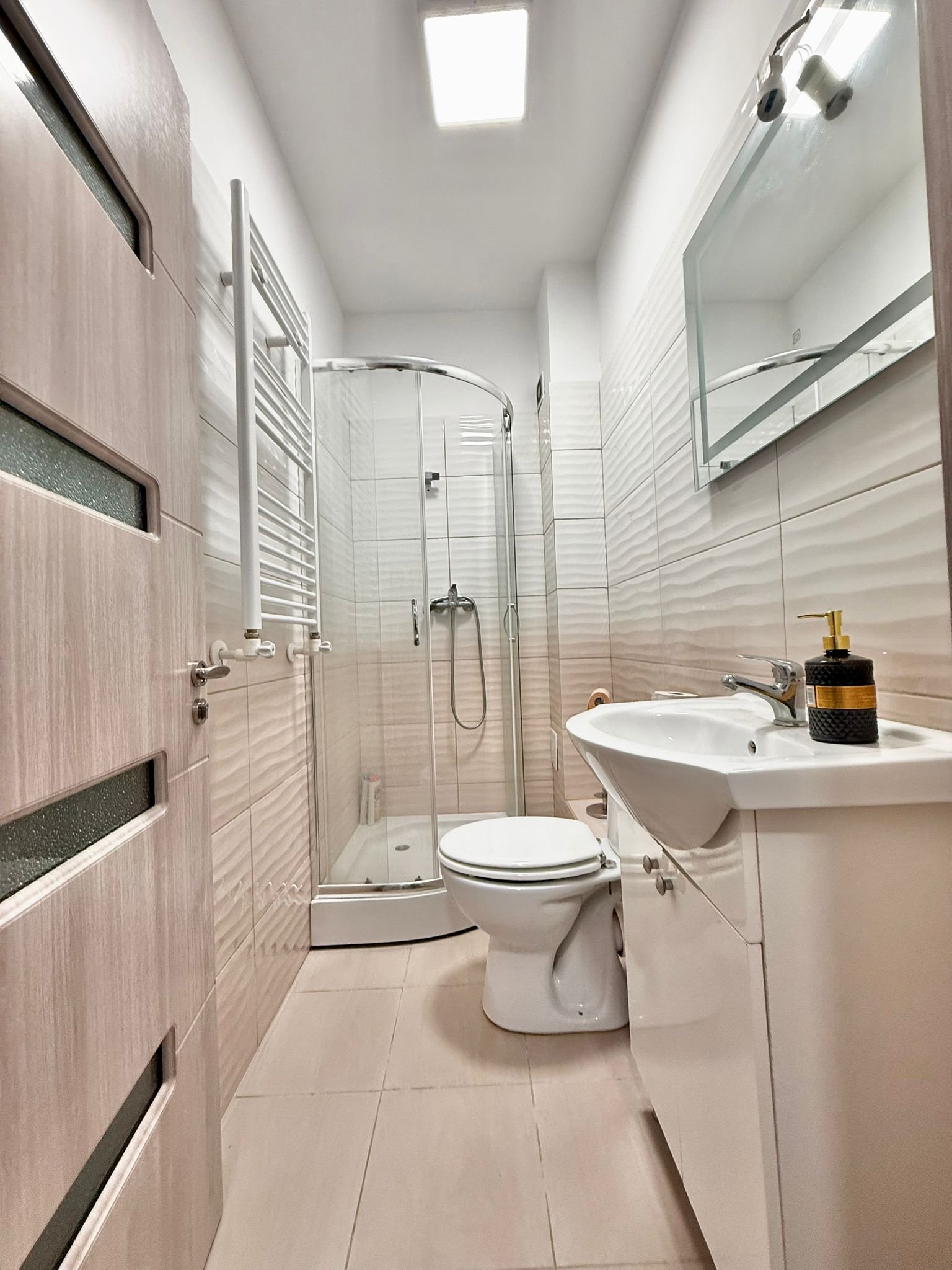 7b0c4be45cb54b00835874e7254f55ec