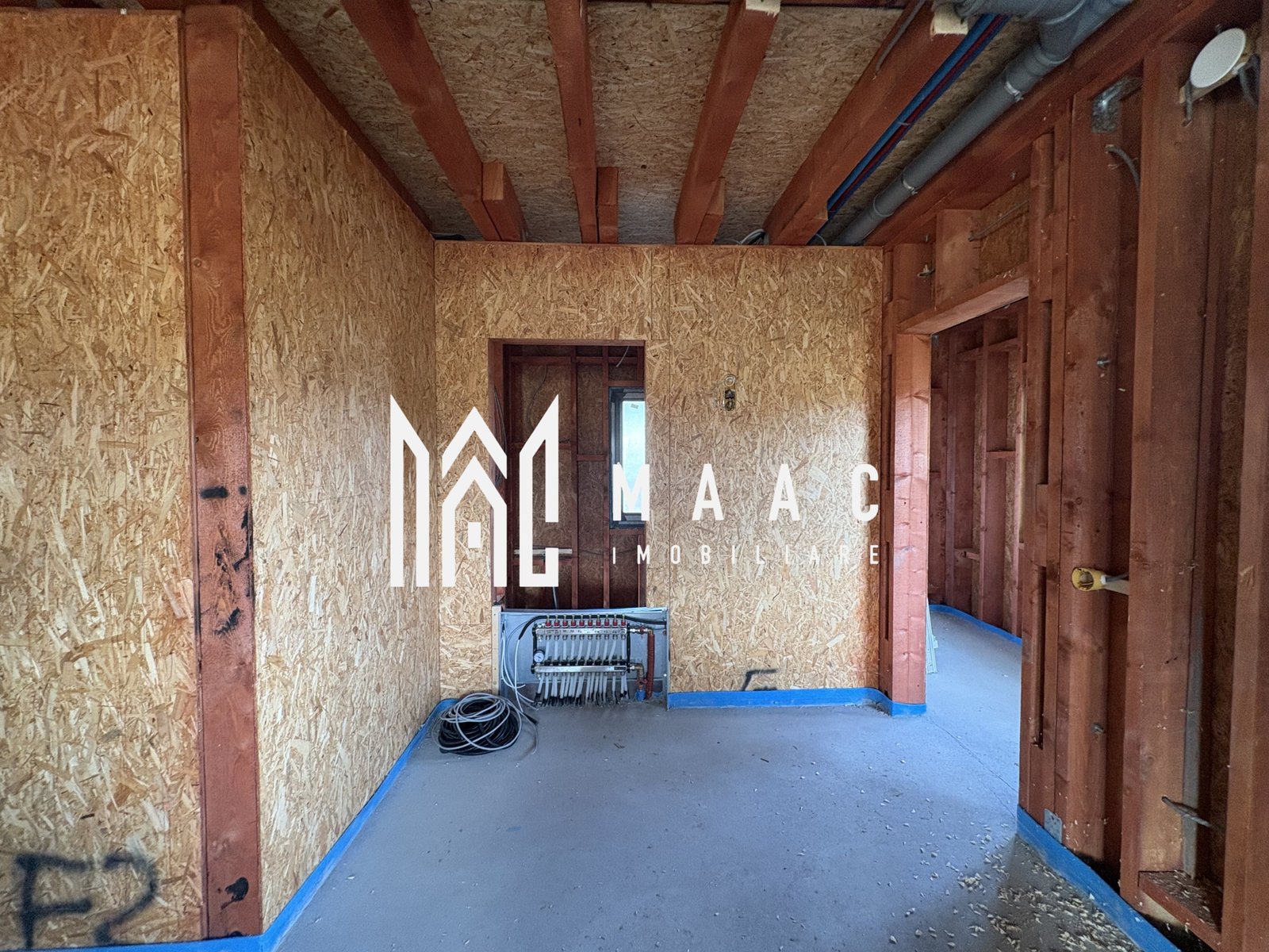 817ee3dbdebe48f79abc9bb608123035-1