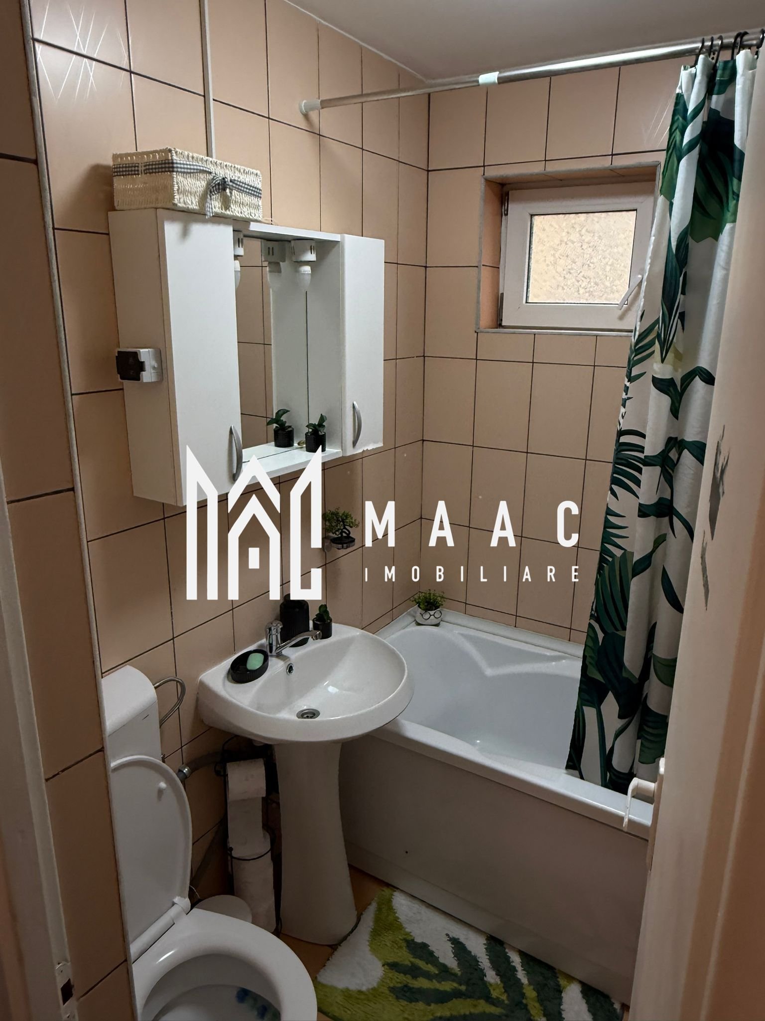 8e3c003222d644fd8b2c8084b5c6a4de