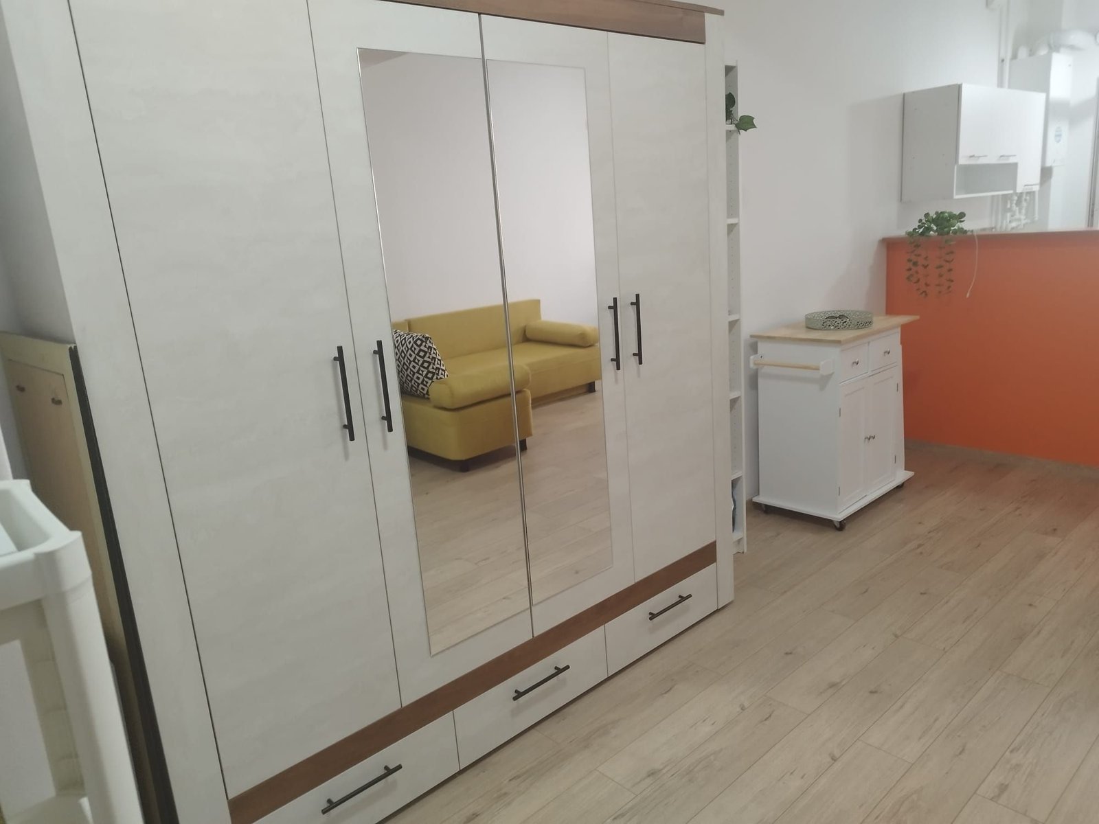 aa94ff513d1b4a2e83bea1daa3f0bb7a