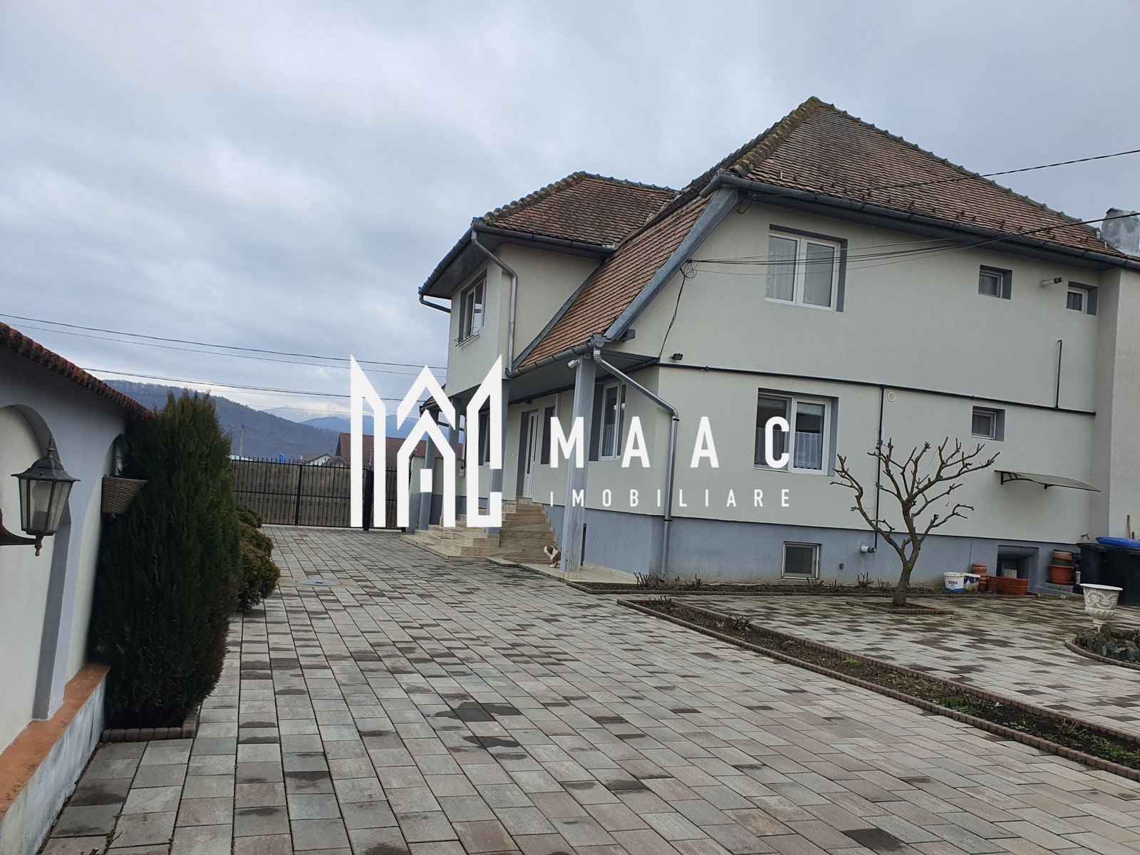 d7b0a4cf7be74bfa84a5669f57656ba6