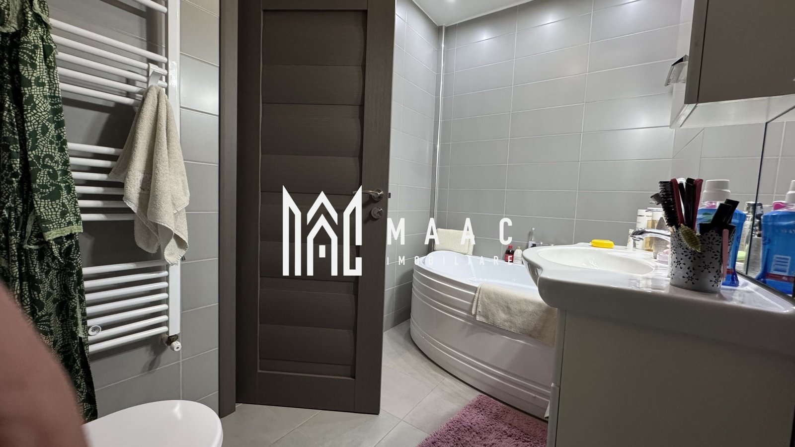 e22789fad87e42c2b8d5125dc0b54841