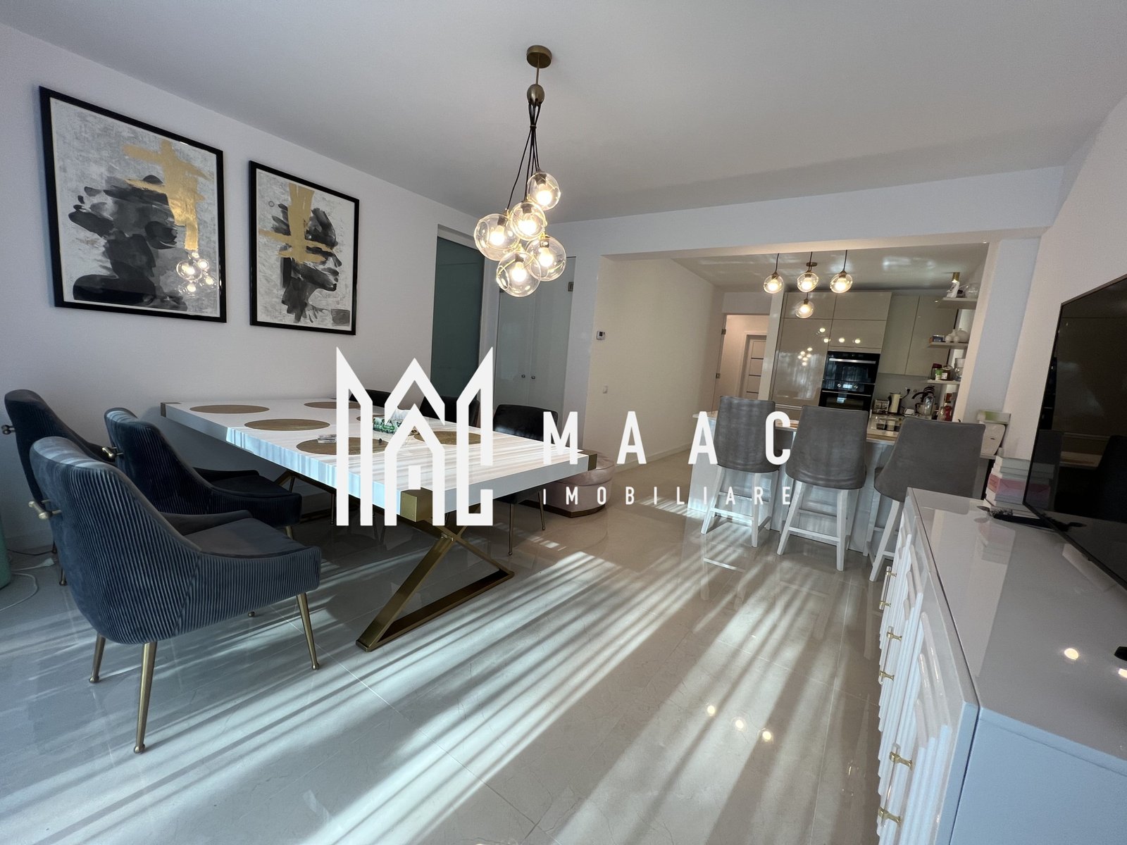 ec2ac3c8536a44b0af20606d1d907170