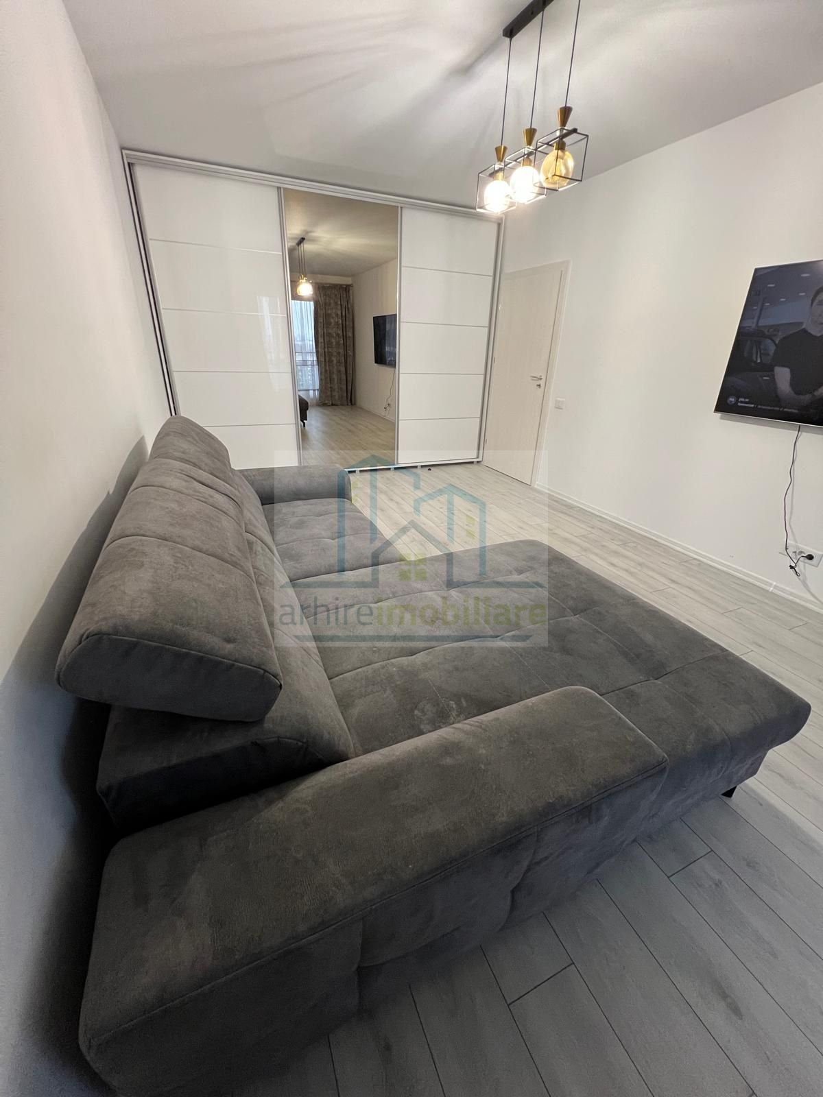 226a7bd520f649e39d6db61377764731-8