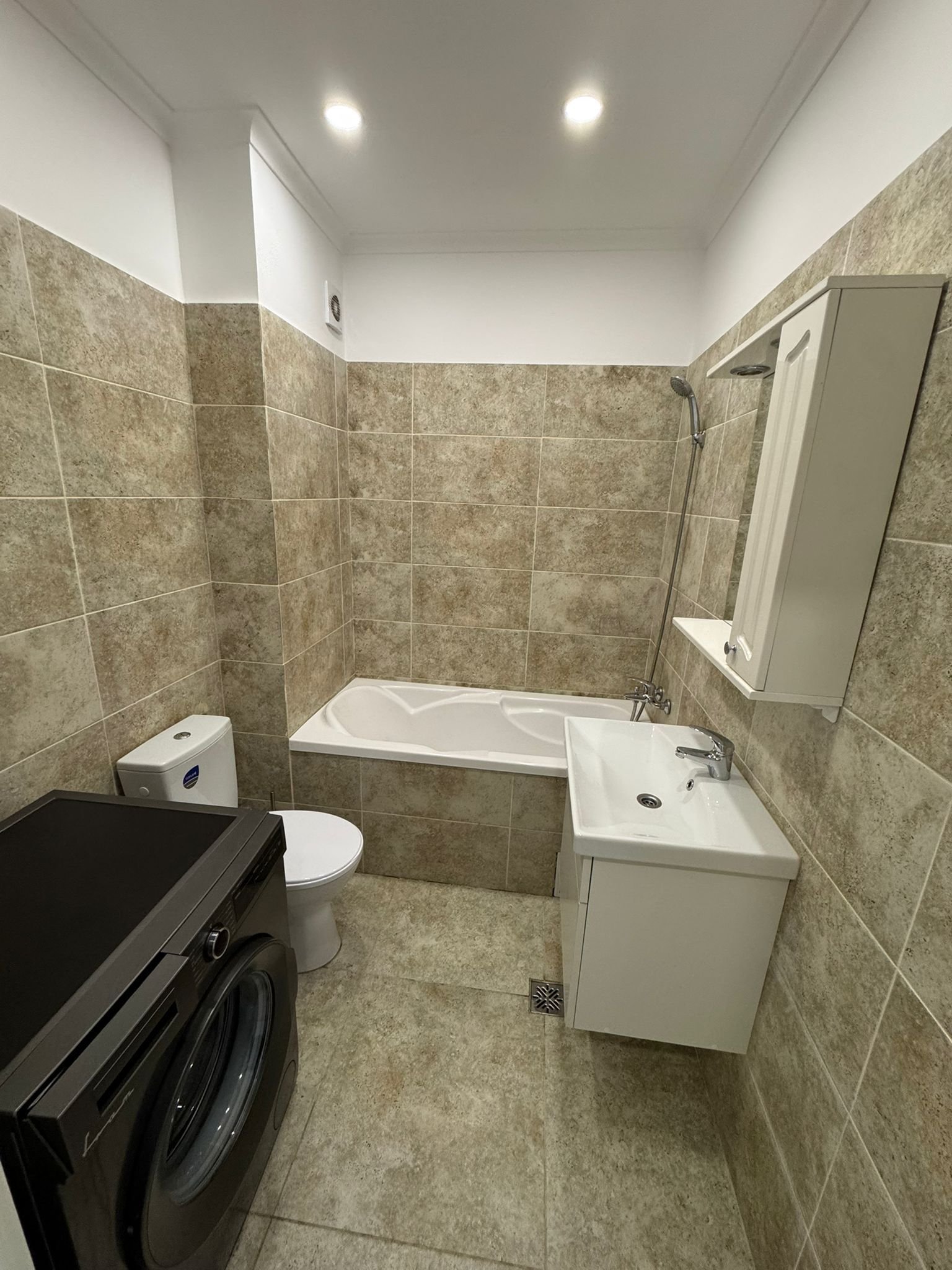 7eea89f058ec46e69b246bc1a478f901