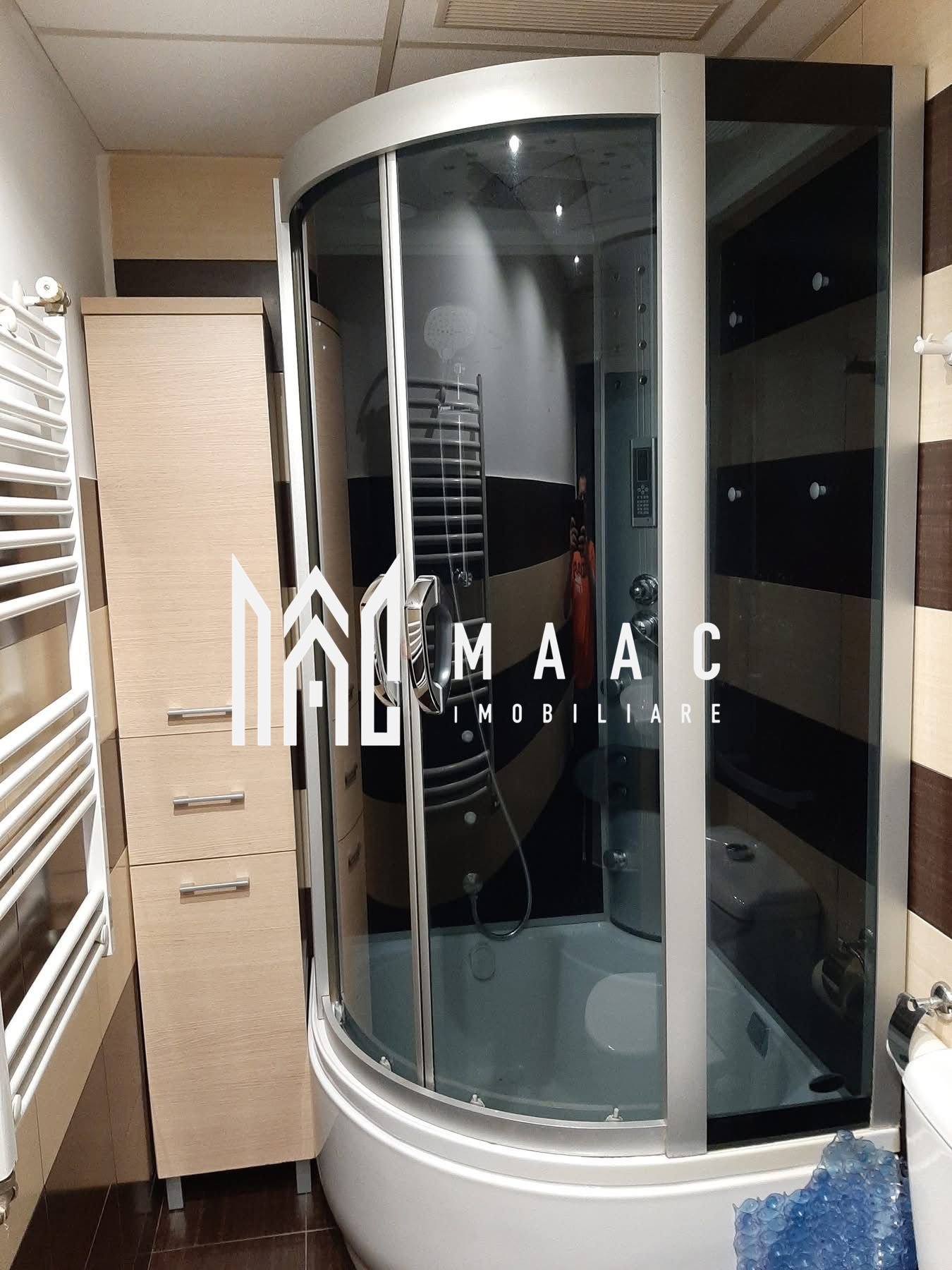 b3b7c9a03c5c4b489bb444d4a3b3bbdb