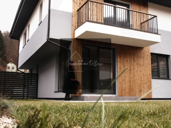 076e803fc32e4a6ab77c4ae66aa29061 scaled