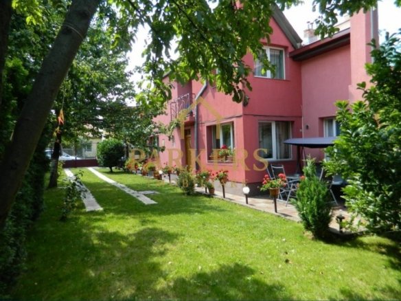 1098e37689fd41bd9a3c1c3843f5d867