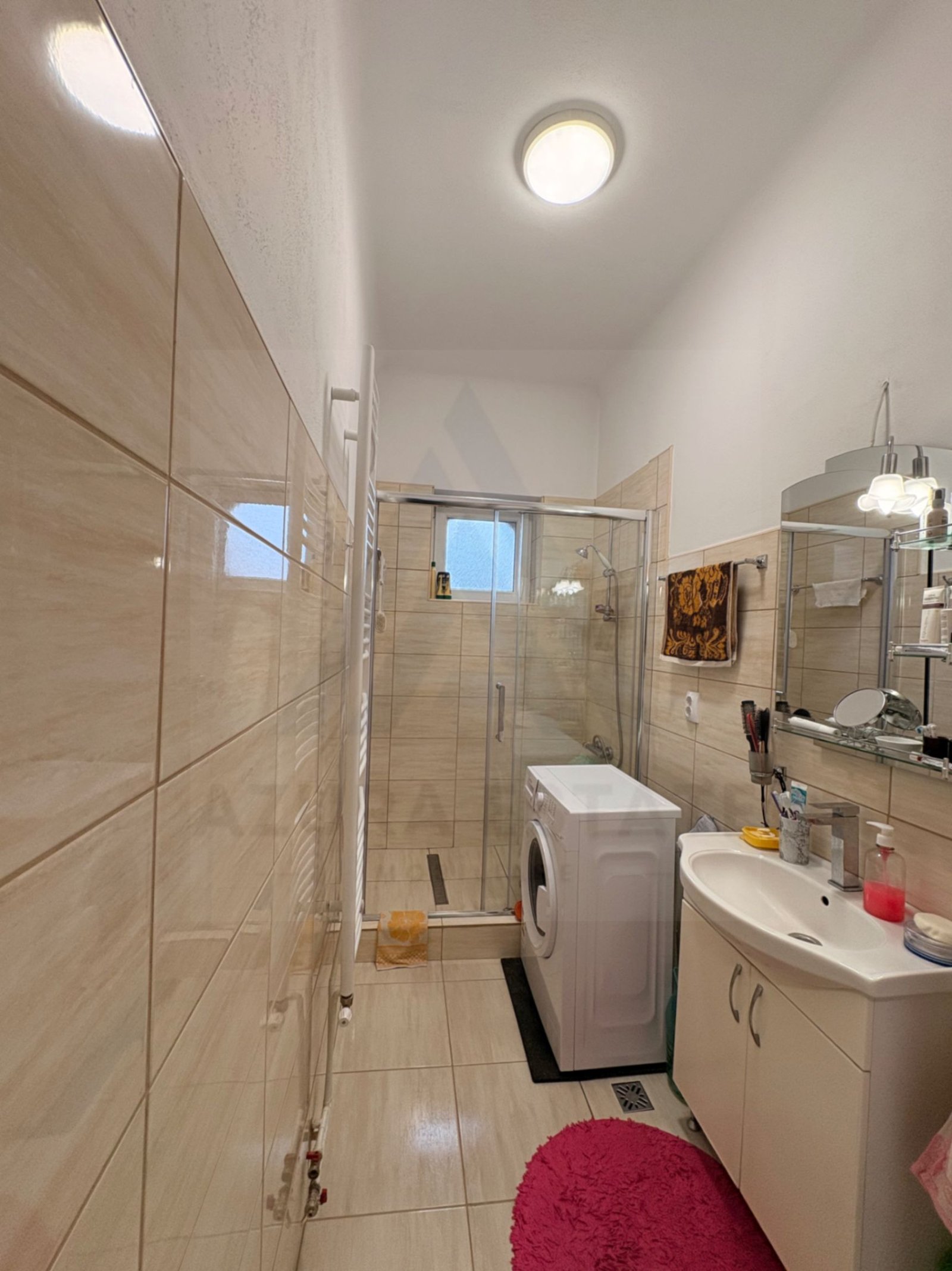 12b642f58fdb4dccb2cdfd056ce5a37b