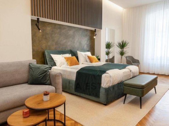 296cfe53fcd547a0ad703a34d72d4533