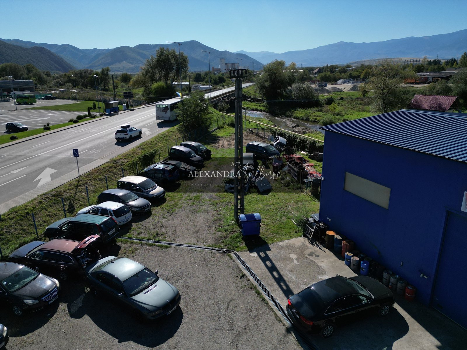 3709002c256b4ea8bbbfb06de7cf1365