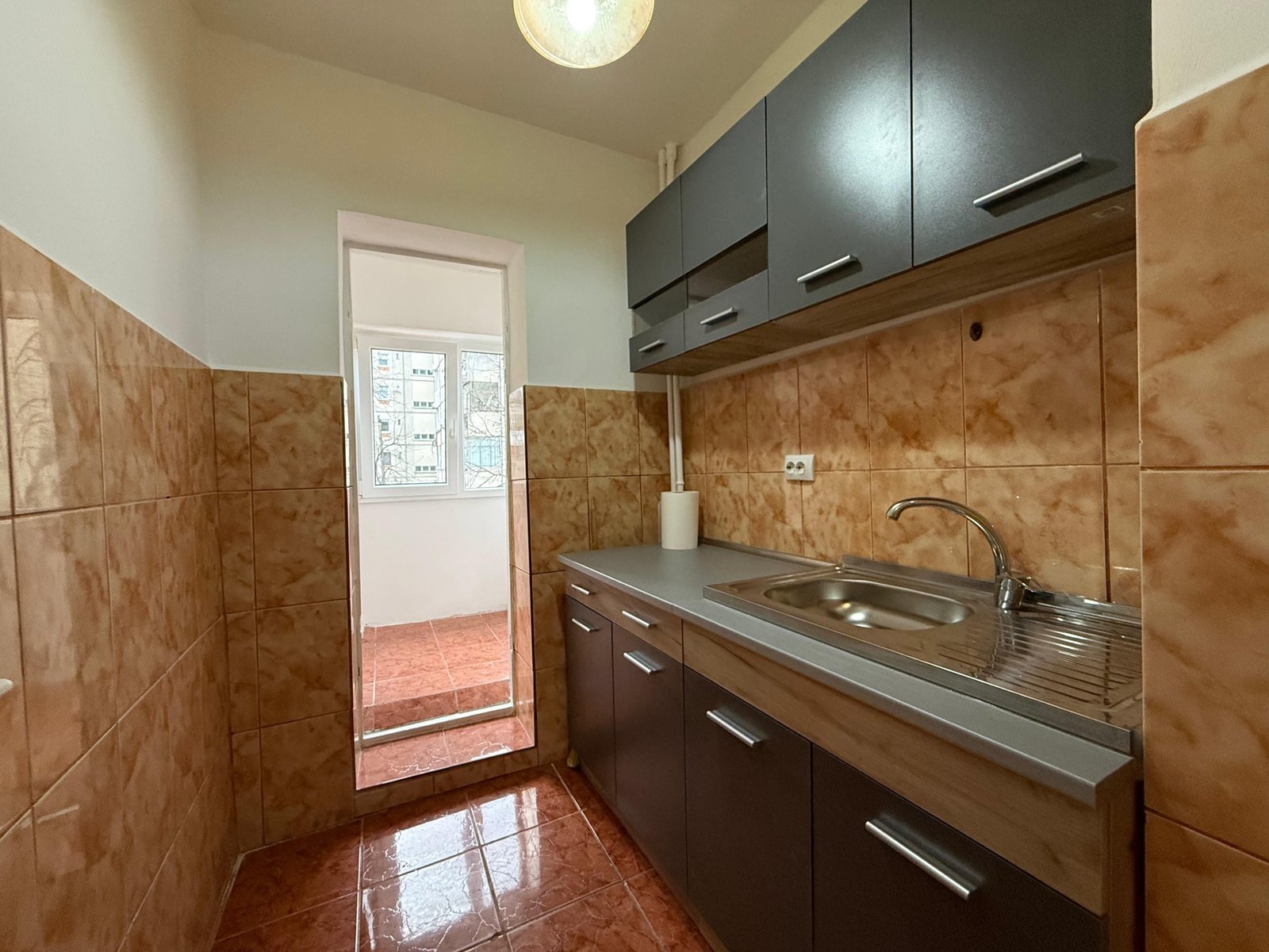 384bf62afbd144d1998ee3e923c2f85b