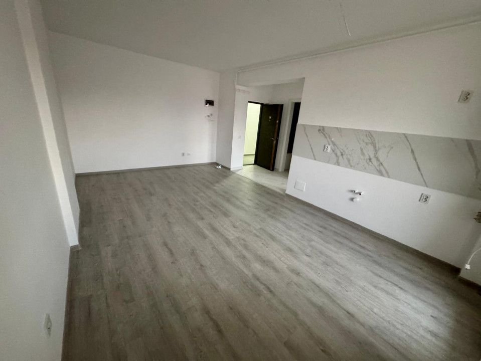 429ba60fe8364068812e78c01d7d7484