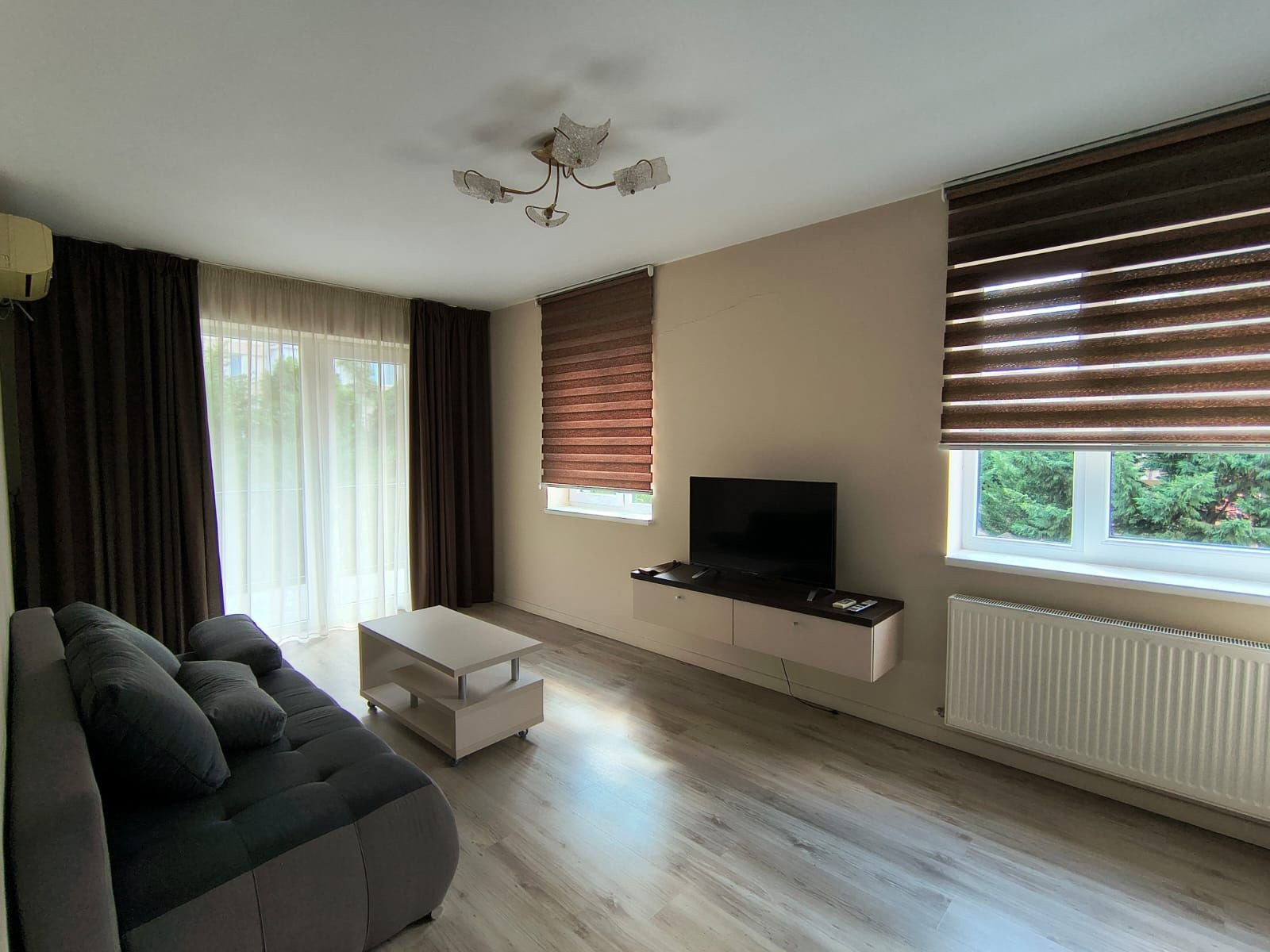 4b295c4b18984994811240f224e76eb1