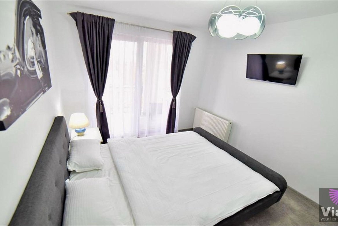 60a5fcfda5f4404380d97cb84a354229