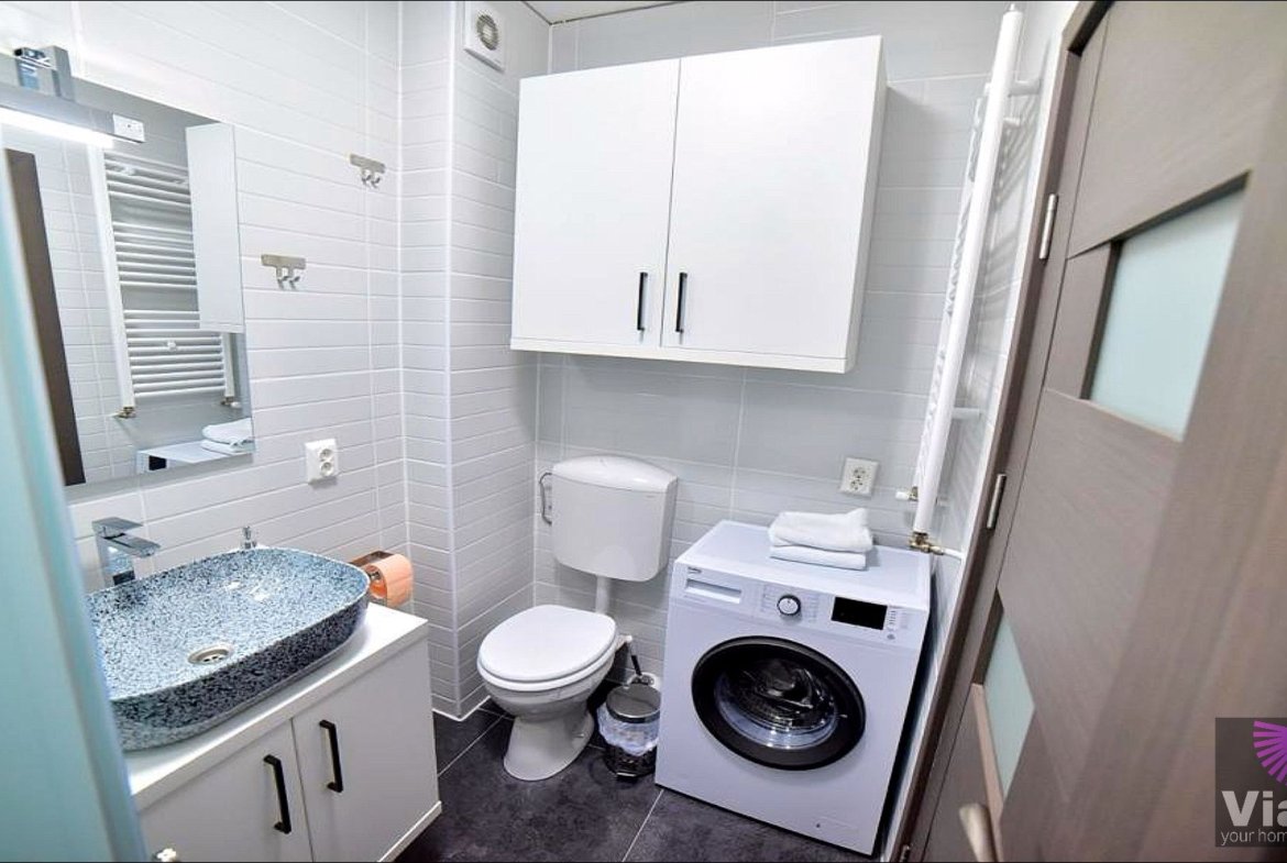 6cbc671aedd148afa9a7b127f437d845