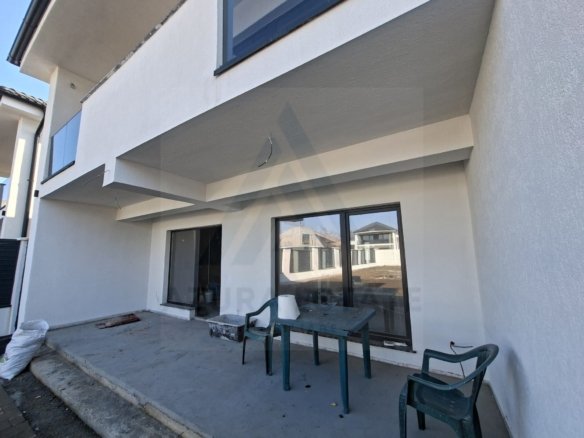 9a89bfdecf52460285e346f40113a555