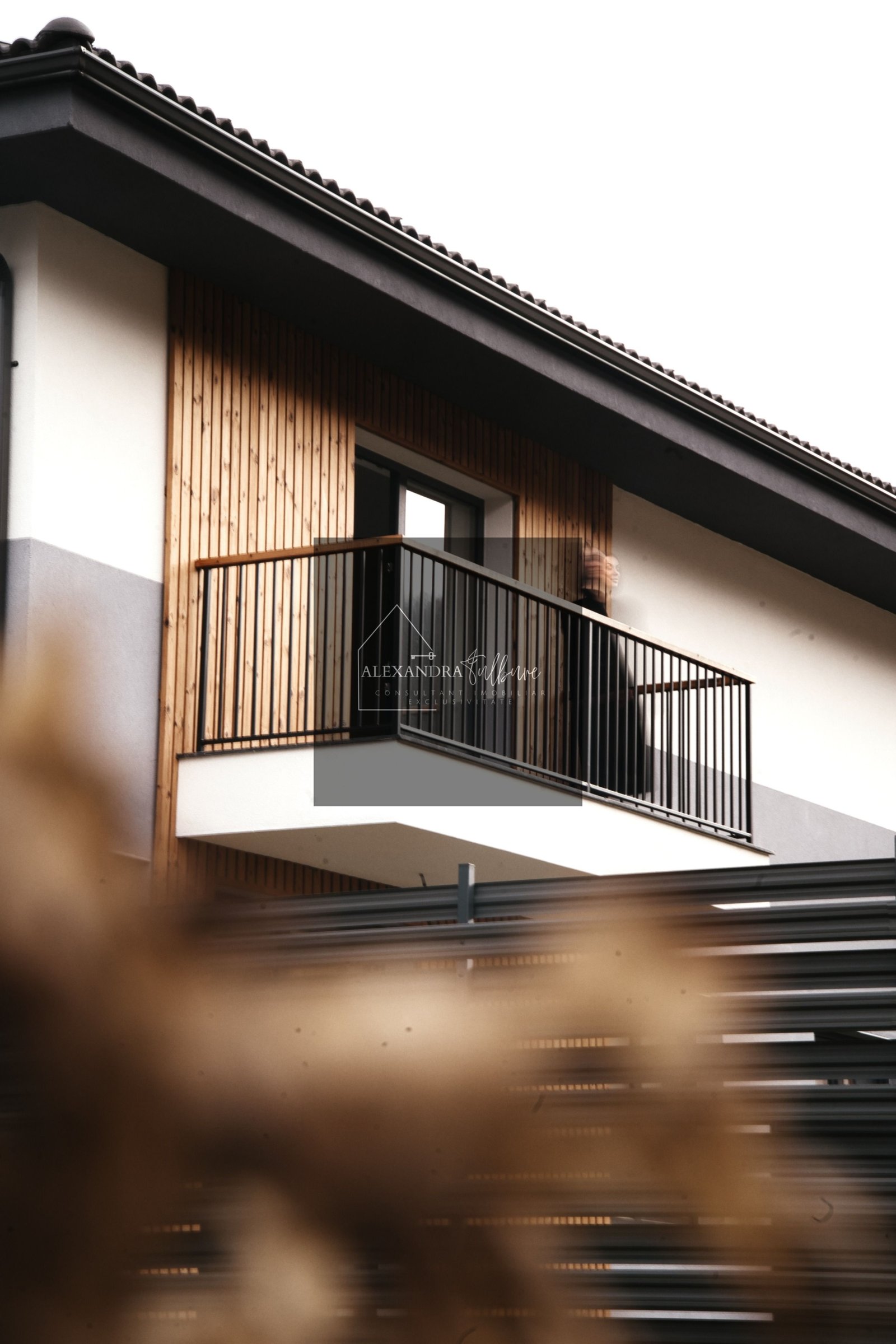 9a977316809f493db3c51c83a5fe0360