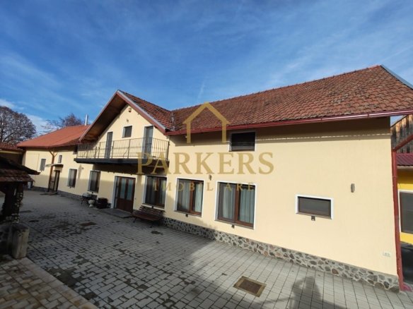 a06b1c566ca54cf7bcb12d19b4e21f50