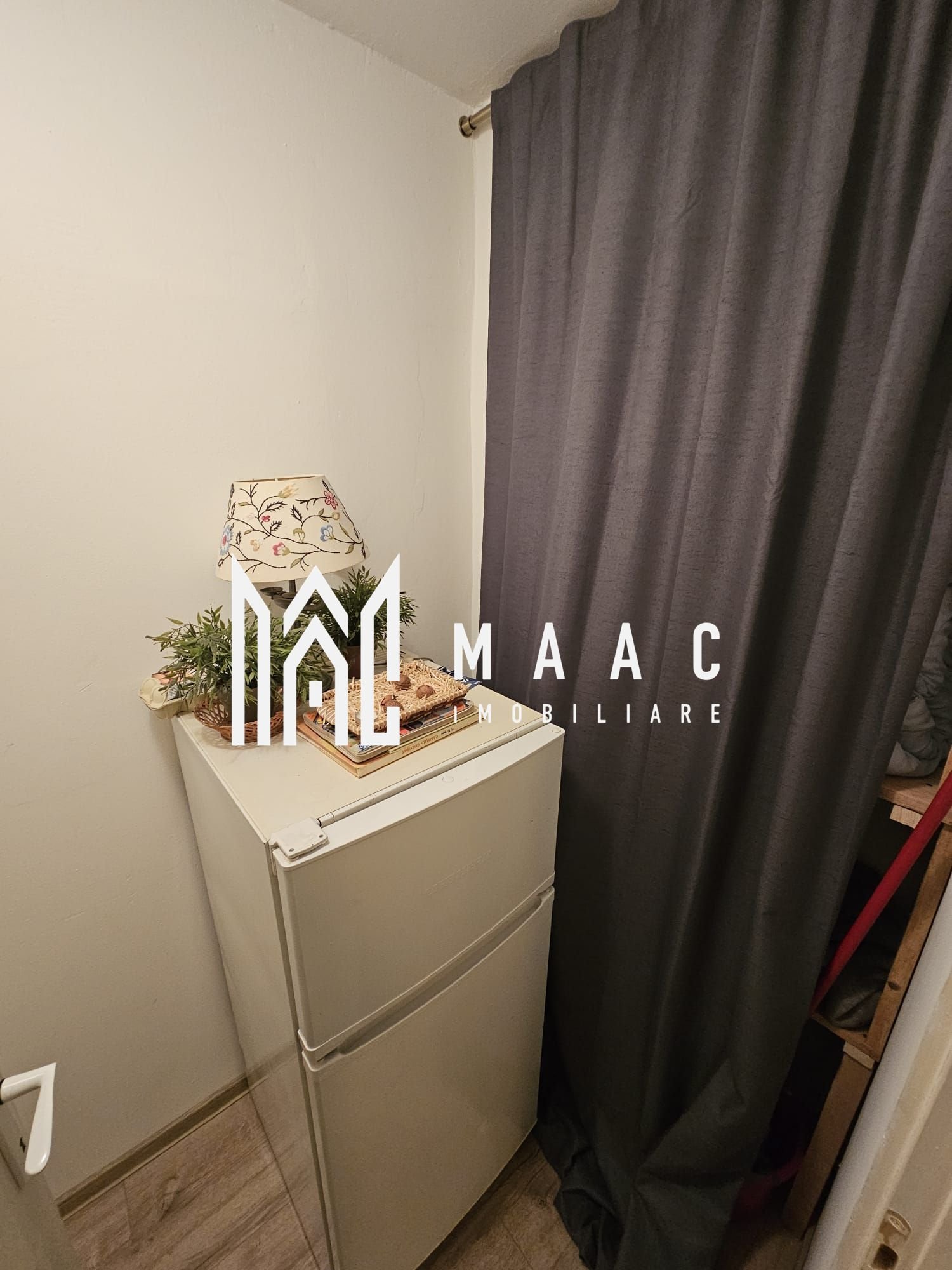 a0c05f5f5da44d98beeb0ee53583b8eb