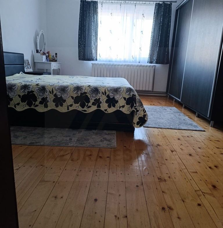 Apartament la casa etaj 1 integral cu intrare separata si curte comuna