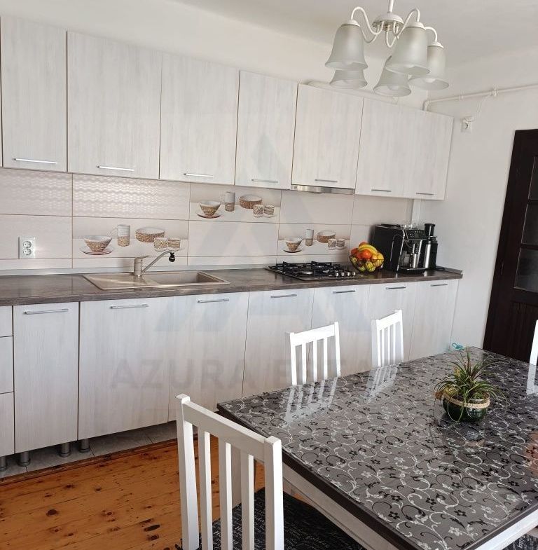Apartament la casa etaj 1 integral cu intrare separata si curte comuna