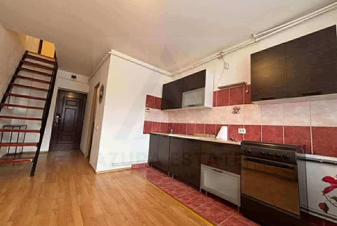 Garsonieră compartimentată pe 2 niveluri in zona Terezian