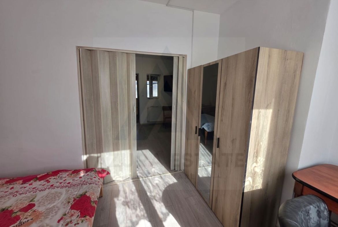 Studio la curte utilat complet cu terasa  zona Lazaret - foto 3