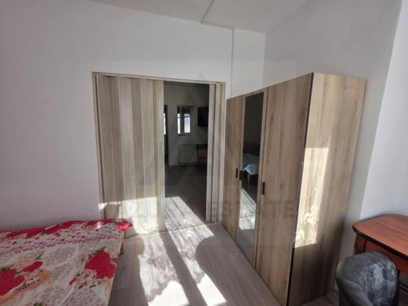 Studio la curte utilat complet cu terasa  zona Lazaret