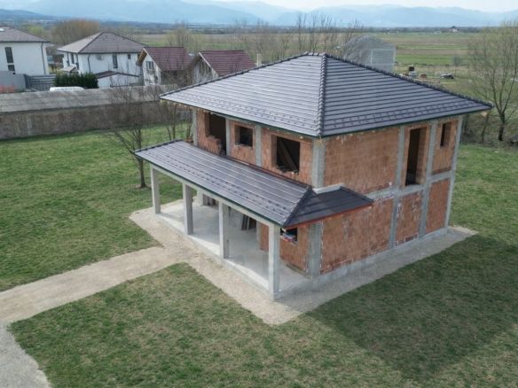 Casa individuala la rosu 146 mp utili P+1 si teren 760 mp in Turnisor