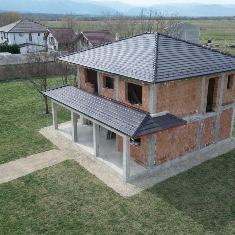Casa individuala la rosu 146 mp utili P+1 si teren 760 mp in Turnisor