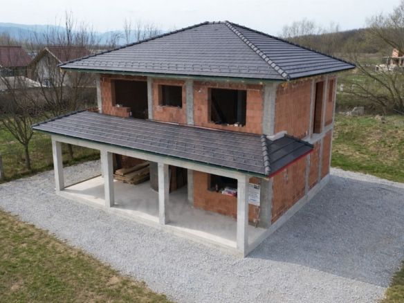 Casa individuala la rosu 146 mp utili P+1 si teren 760 mp in Turnisor