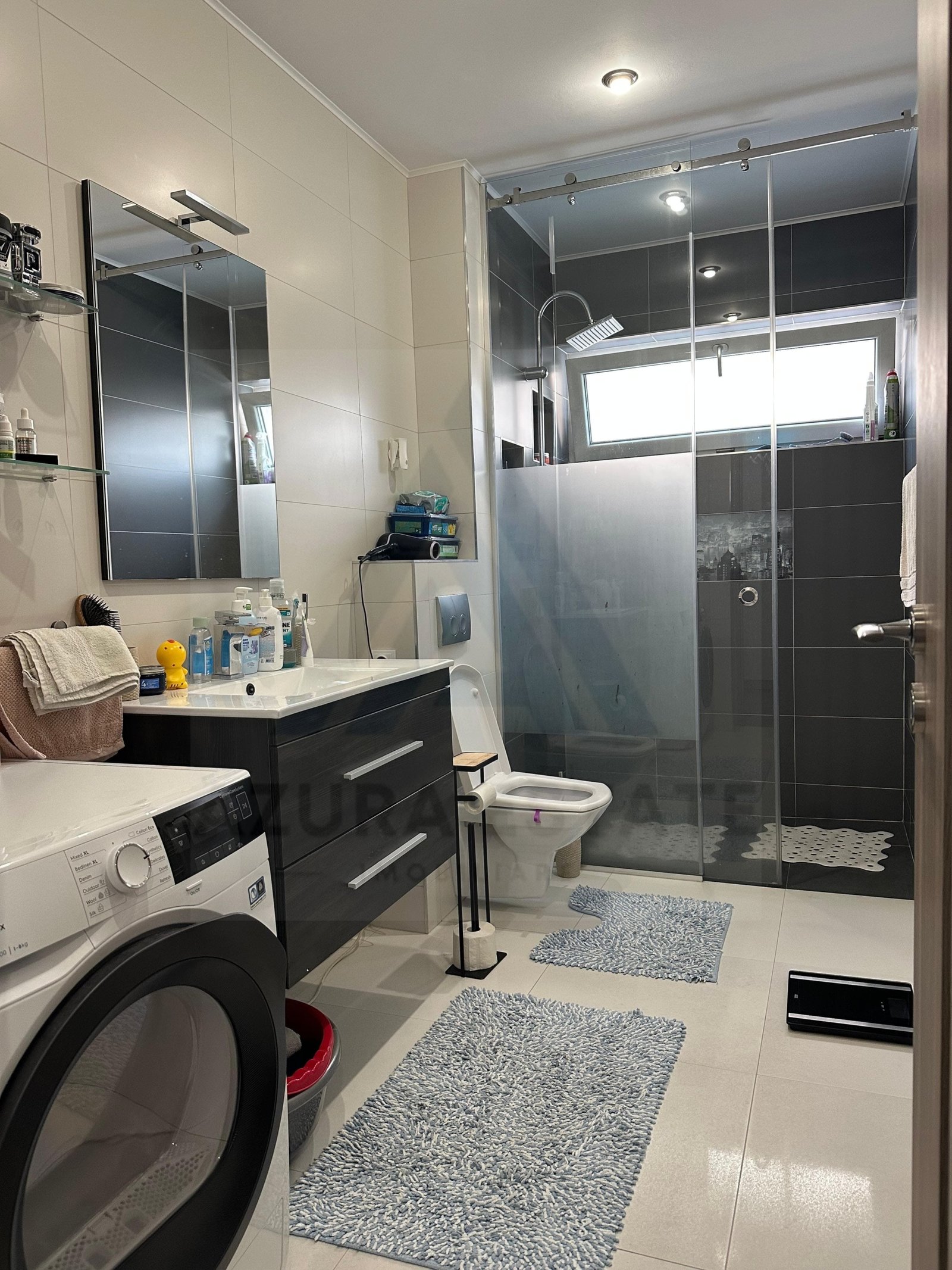 d9d487e965a247d4b0027457ec57e415