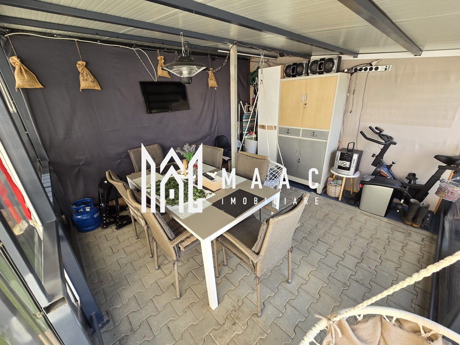 e643b9e01e6d4899a4342f233bc0227d