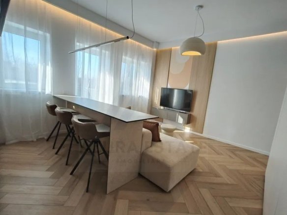 eb0f1f8fbba349dab73cfc603060f9d7