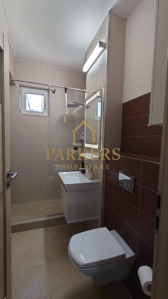 f7bb739fdb514d7e86bd97efa7d41089