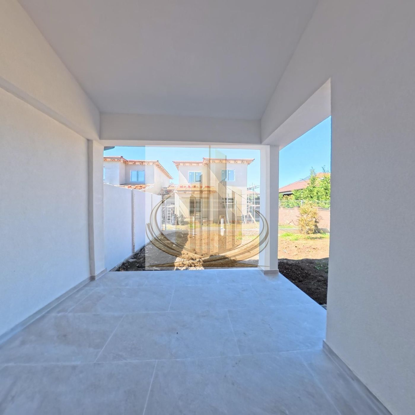 039e3e80d5f149388a72772360fe7f3a-1 Duplex Premium în Dumbrăvița – Spațiu, Confort și Flexibilitate