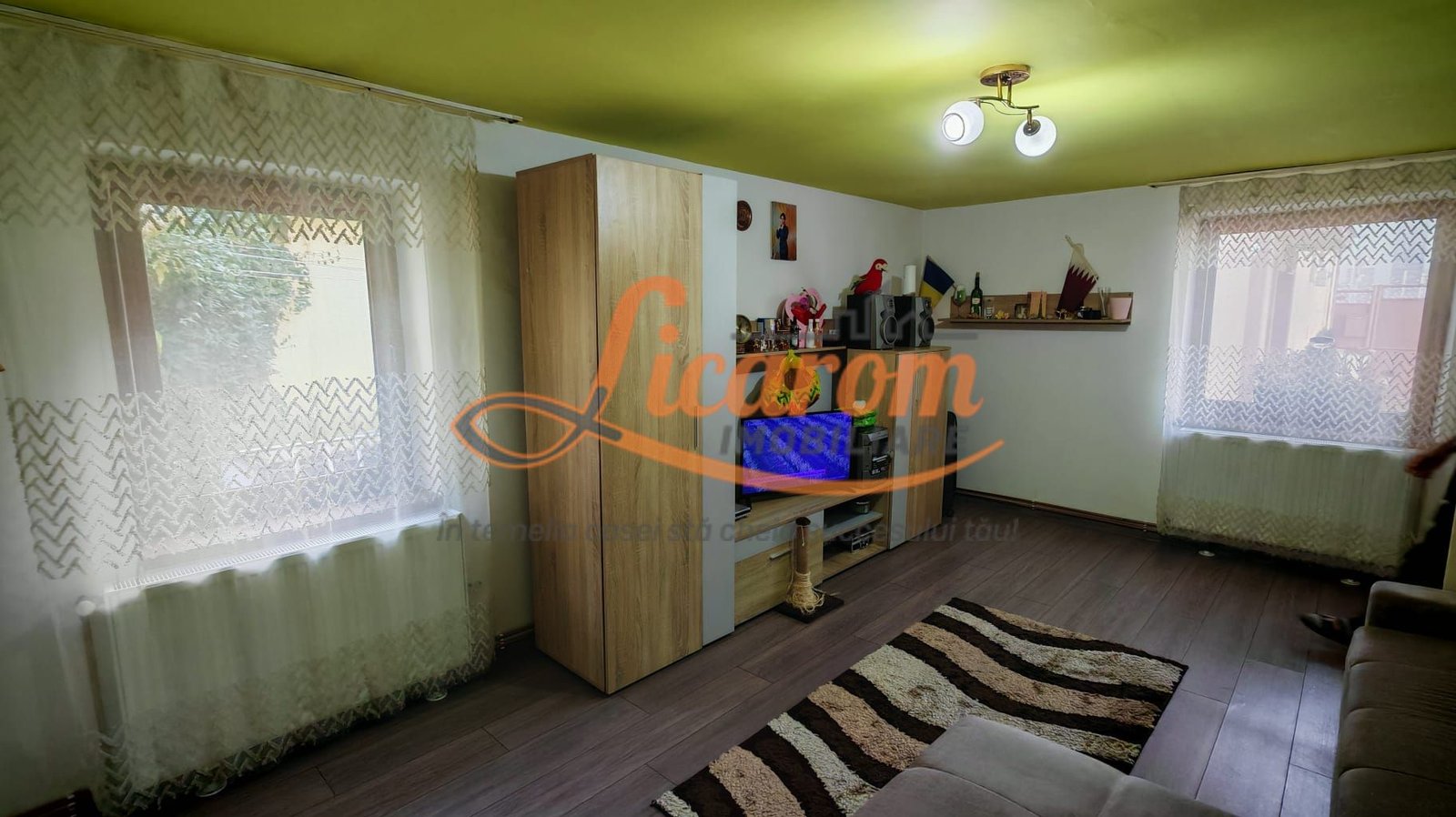 081605e088cb4822b7d2953d64e3f79d-1