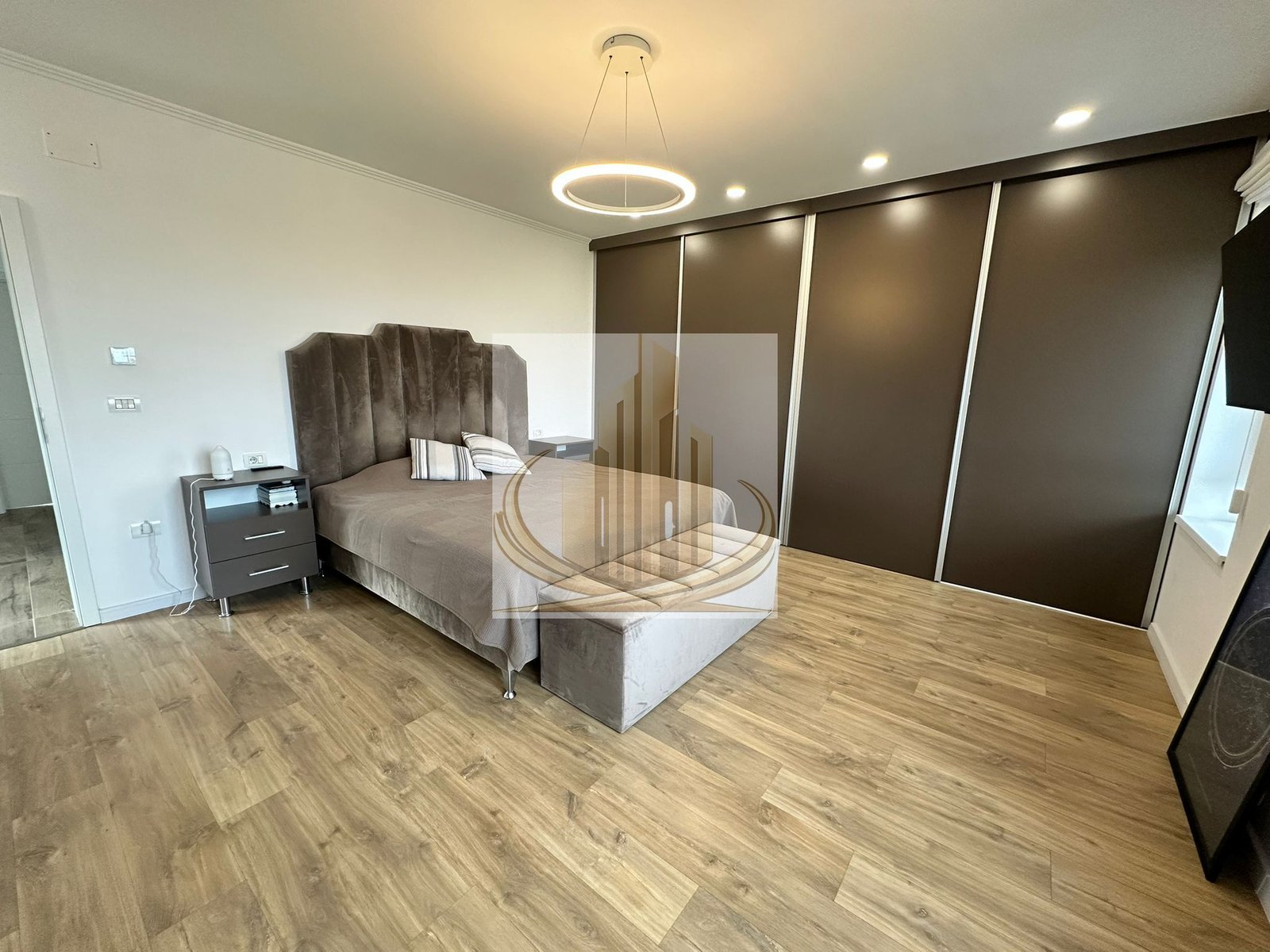 09eb2fe1b60e457aa367cc37aed03d23