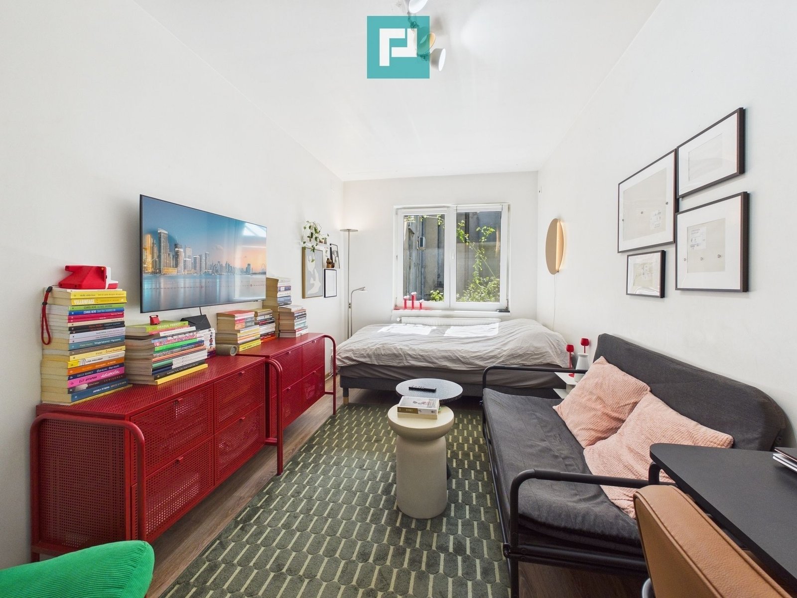 0c81b1bfdcc24adca5a5780b13499945