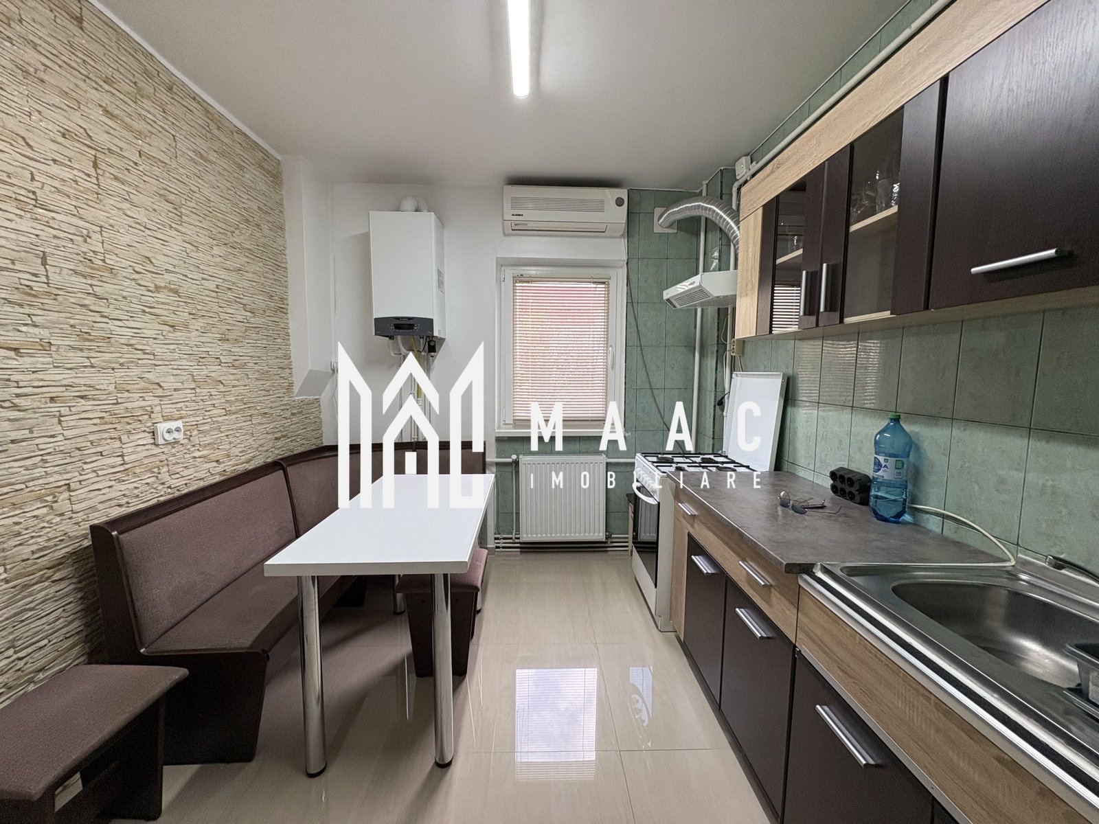 10fffda9b7d3427bb82f7e08190d4a46