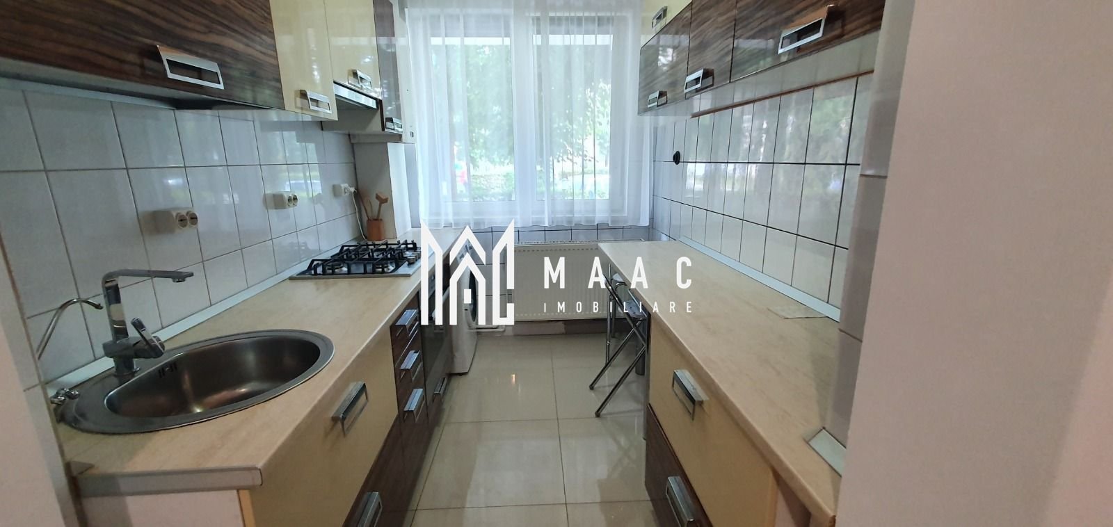 1af3c1705fb44a1ca952a3985d05089e