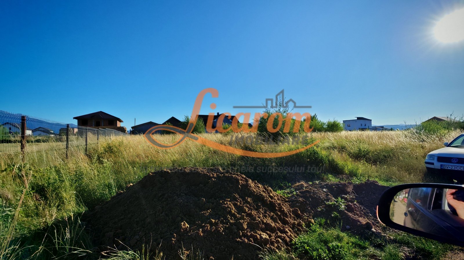 2738fd004e984995adaf92ae100f7cca-1