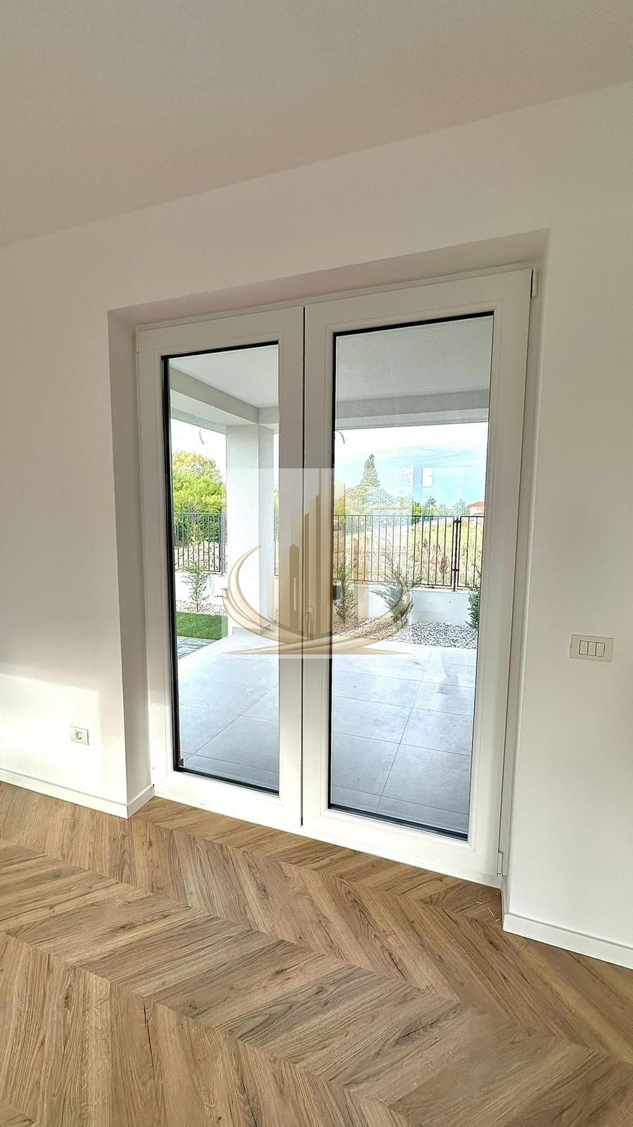 Duplex modern, 135 mp, grădină amenajată–Dumbrăvița, zonă linistita