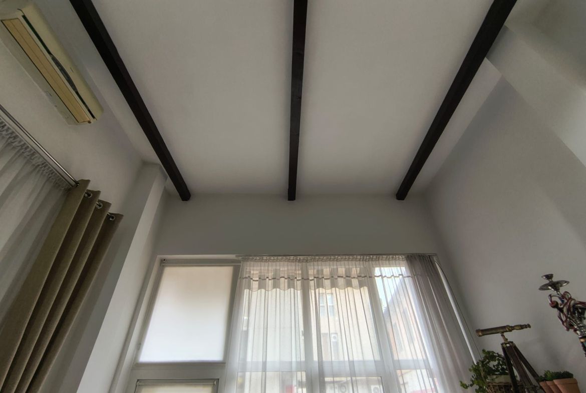 Spatiu comercial, ultracentral, Republicii, Oradea. 600 E/lună. Com 0