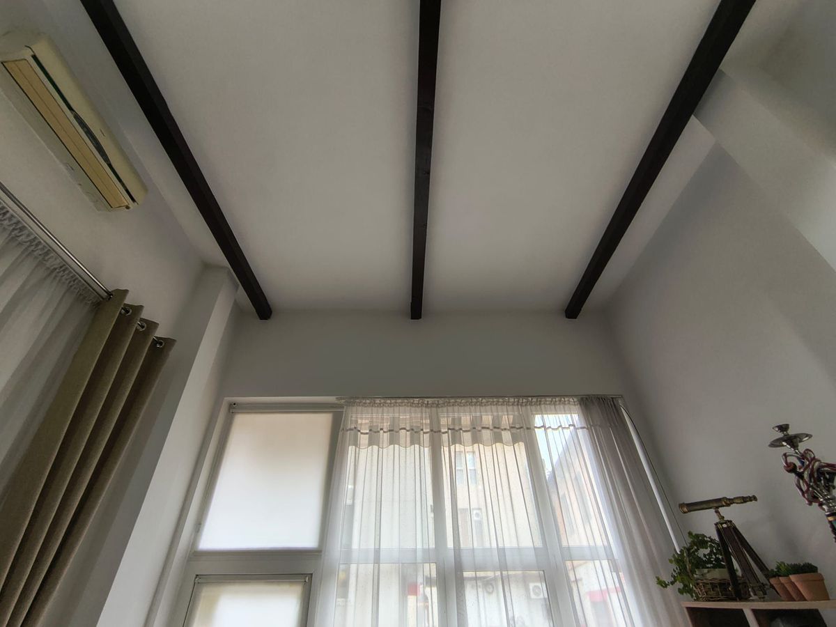 Spatiu comercial, ultracentral, Republicii, Oradea. 600 E/lună. Com 0