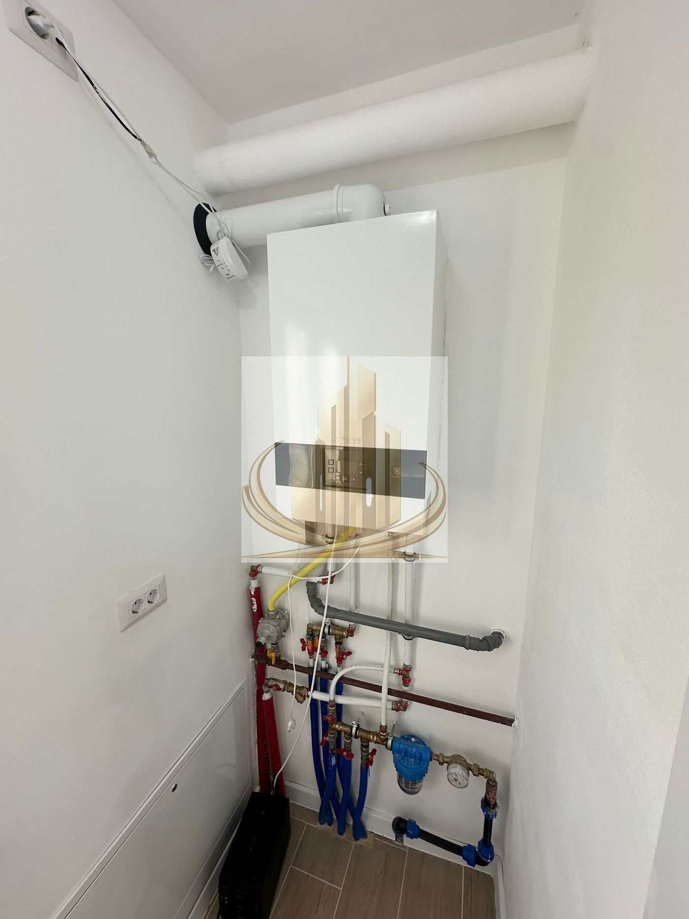 444ac59b8b83440d98a79966e88e704e-1 Apartament 3 camere, prima închiriere, 95 mp – terasă mare, Dumbravita
