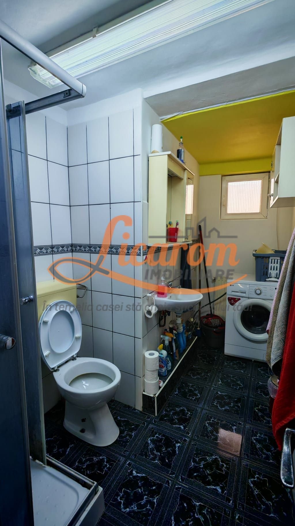 447cb9cd55e24928807043525e9c650a-1